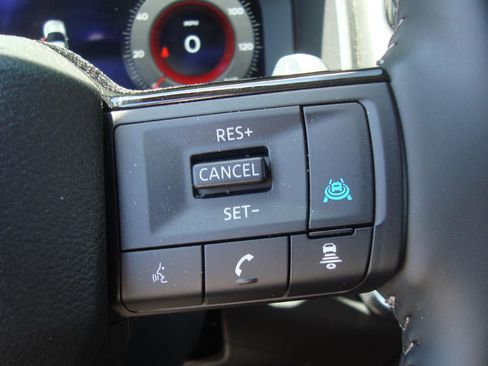 Used 2026 Nissan Rogue SL AWD/4WD image 12