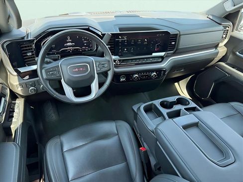 Used 2024 GMC Sierra 1500 SLT image 13