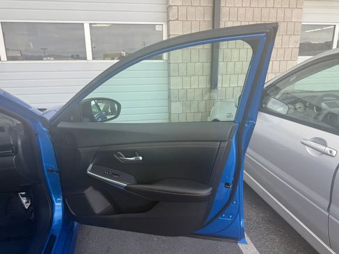 Used 2022 Nissan Sentra SR FWD image 26