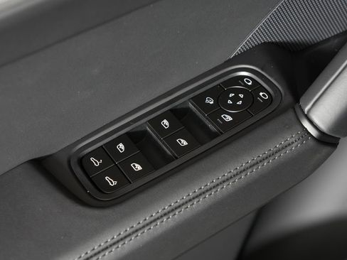 New 2026 Porsche Cayenne S image 17