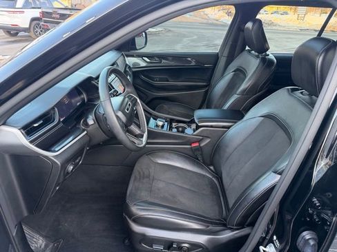 Certified 2023 Jeep Grand Cherokee Altitude image 11