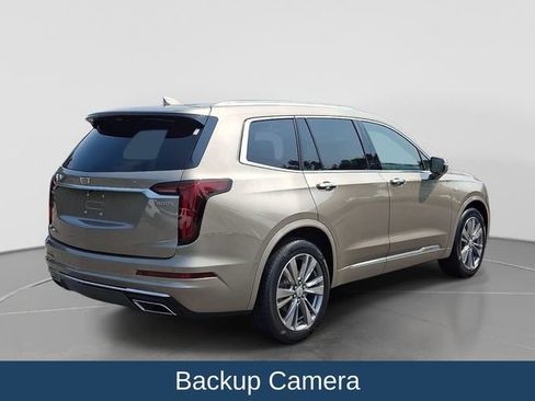 Used 2022 Cadillac XT6 Premium Luxury w/ Technology Package FWD image 7