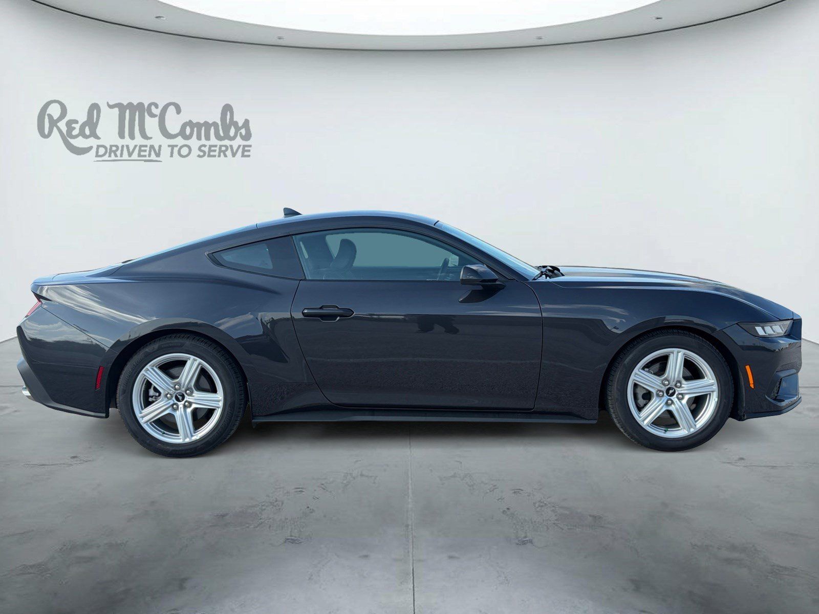 Used 2024 Ford Mustang Coupe RWD image 4