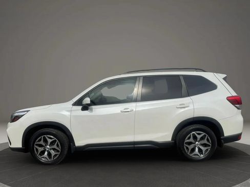 Used 2019 Subaru Forester Premium AWD/4WD image 8
