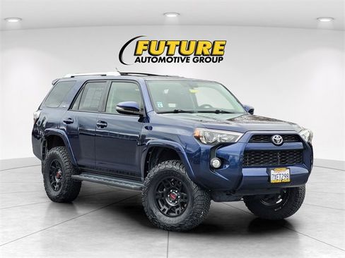 Used 2017 Toyota 4Runner SR5 image 1