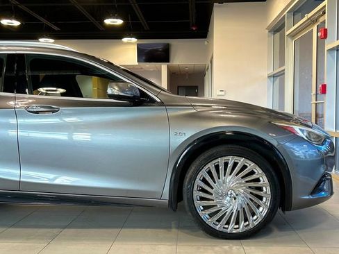 Used 2018 INFINITI QX30 Premium w/ Technology Package image 16