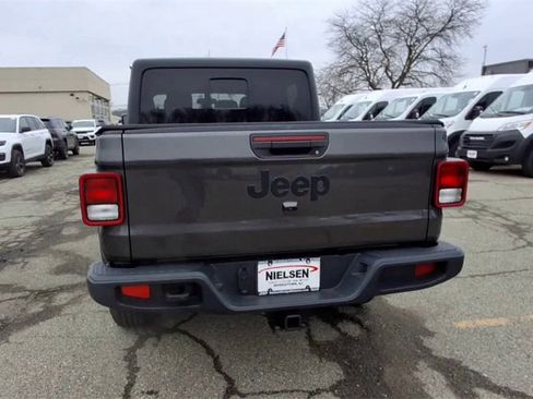 Certified 2022 Jeep Gladiator Sport image 7