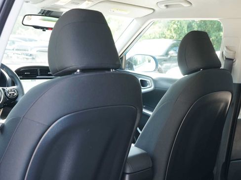Used 2025 Kia Soul S FWD image 20