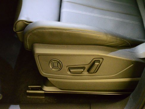 New 2025 Audi Q5 Premium Plus image 23