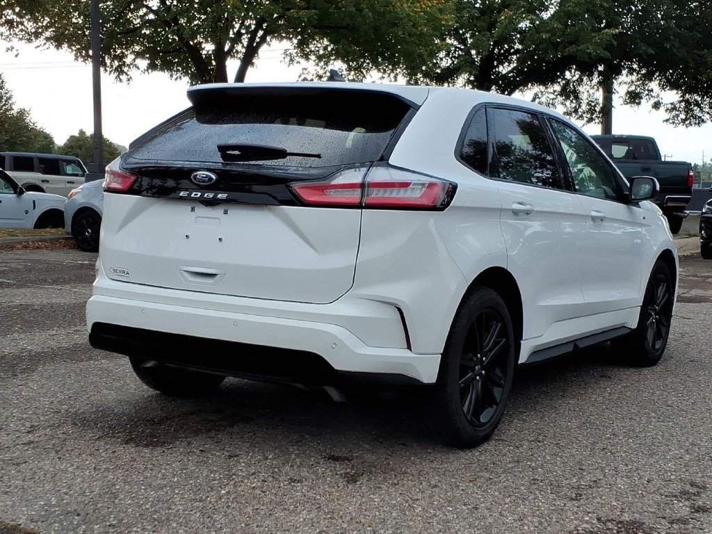 Used 2024 Ford Edge SEL AWD/4WD image 5