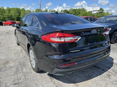 Used 2019 Ford Fusion S FWD image 4