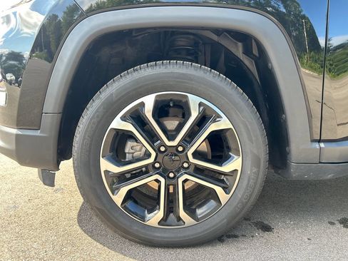 Used 2022 Jeep Compass Limited AWD/4WD image 9