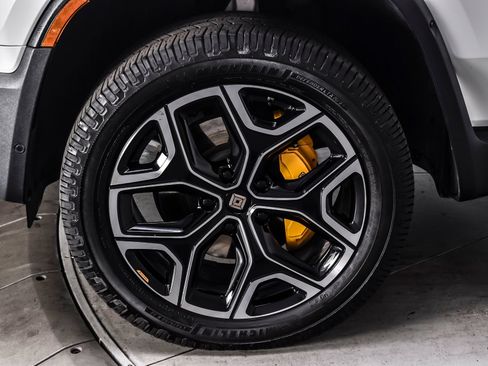 Used 2024 Rivian R1S Adventure AWD/4WD image 10