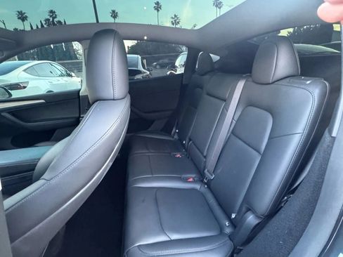 Used 2024 Tesla Model Y Long Range AWD/4WD image 12