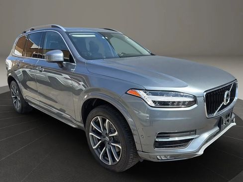 Used 2018 Volvo XC90 T5 Momentum w/ Convenience Package AWD/4WD image 3