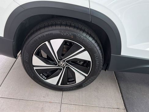 Certified 2023 Volkswagen Taos SE AWD/4WD image 11