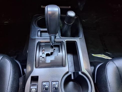 Used 2015 Toyota 4Runner 4WD image 29