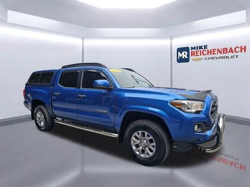 Used 2016 Toyota Tacoma SR5 RWD image 2