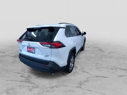 Used 2025 Toyota RAV4 XLE AWD/4WD image 10