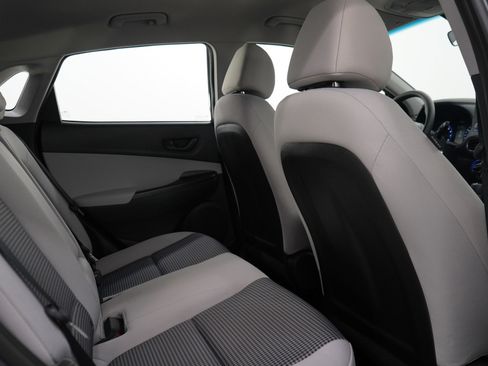 Certified 2022 Hyundai Kona SE AWD/4WD image 12