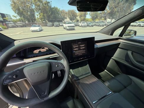 Used 2023 Tesla Model X AWD/4WD image 8