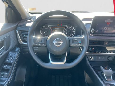 Certified 2023 Nissan Rogue SV image 13