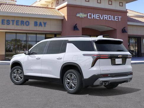 New 2027 Chevrolet Traverse LT w/ Driver Confidence Package FWD image 3