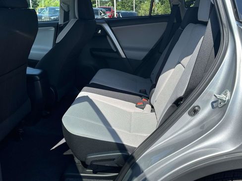 Used 2017 Toyota RAV4 XLE FWD image 10