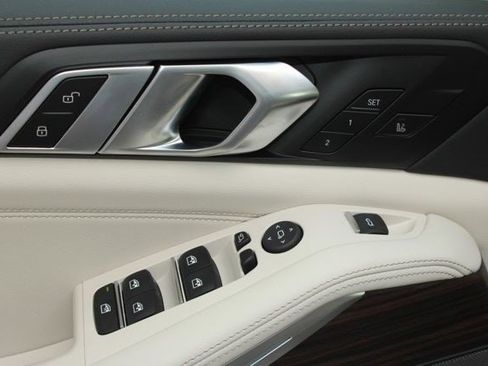 Used 2026 BMW X5 xDrive40i w/ Climate Comfort Package image 11