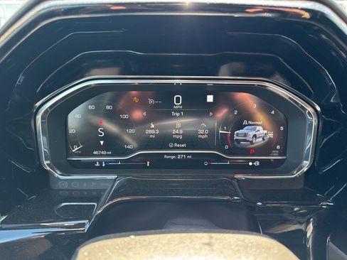 Used 2022 GMC Sierra 1500 SLT w/ SLT Convenience Package image 11