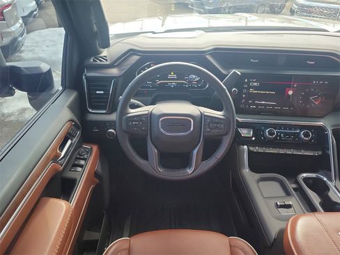 Used 2025 GMC Sierra 2500 Denali Ultimate w/ Max Trailering Package image 11