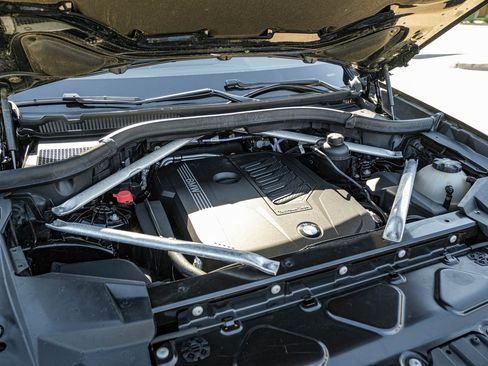 Used 2021 BMW X5 xDrive40i w/ Convenience Package image 45