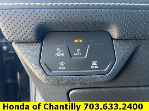Used 2024 Volkswagen Atlas Cross Sport SE AWD/4WD image 23
