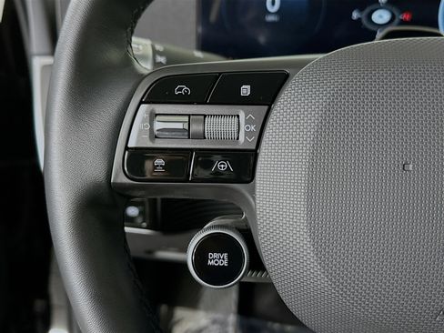 Used 2025 Hyundai Ioniq 5 SE image 16