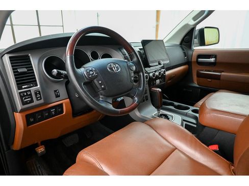 Used 2012 Toyota Sequoia Platinum image 9