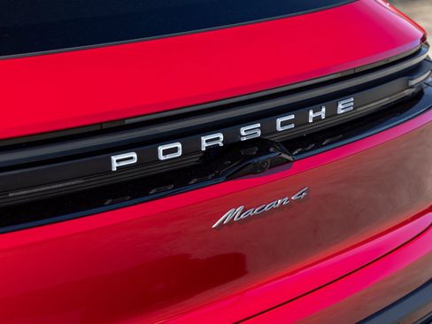 New 2026 Porsche Macan 4 Electric AWD/4WD image 19