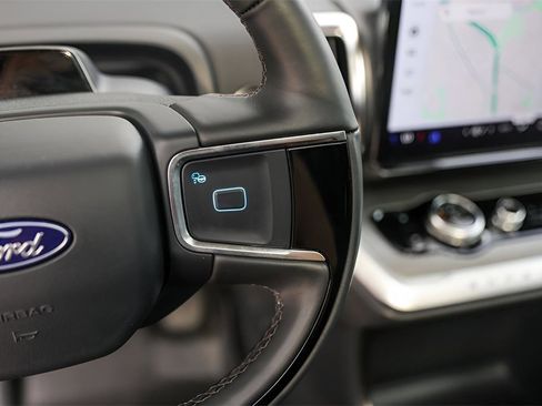 Used 2025 Ford Expedition Max Platinum w/ Driver's Package image 13