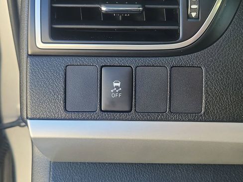 Used 2017 Toyota Camry SE image 20