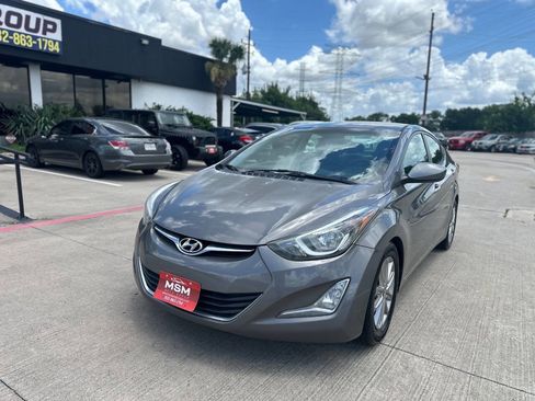 Used 2014 Hyundai Elantra SE w/ Option Group 02 FWD image 1