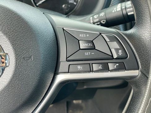 Used 2021 Nissan Kicks SV w/ Interior Electronics Package FWD image 12