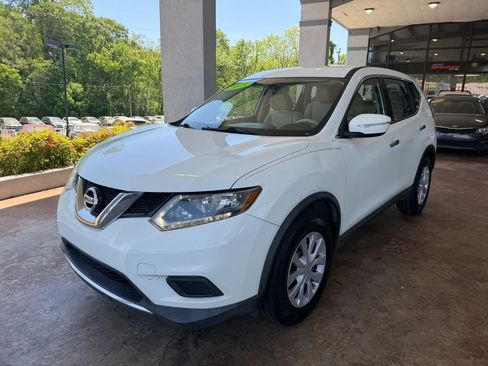 Used 2015 Nissan Rogue S FWD image 3