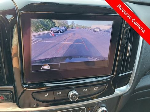 Used 2020 Chevrolet Traverse LT FWD image 11
