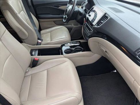 Used 2020 Honda Pilot Touring image 23