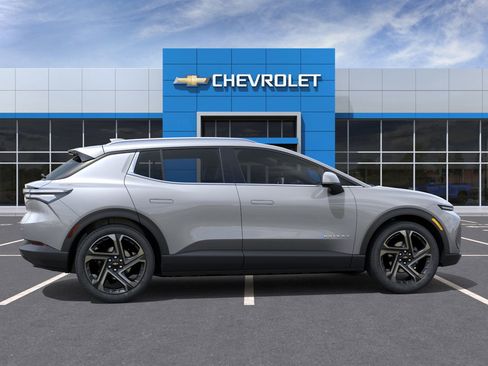 New 2026 Chevrolet Equinox EV LT w/ Convenience Package II image 5