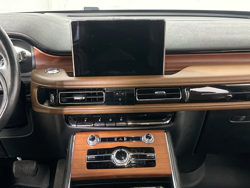 Used 2020 Lincoln Aviator Grand Touring w/ Equipment Group 302A AWD/4WD image 22