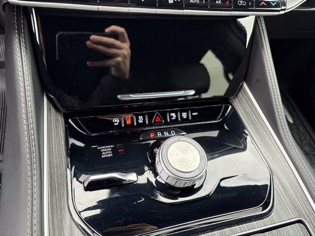Used 2024 Jeep Wagoneer Series II AWD/4WD image 27