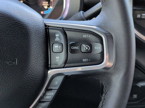 Certified 2025 RAM 2500 Laramie AWD/4WD image 25