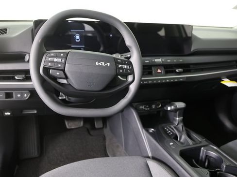 Certified 2026 Kia K4 FWD image 9