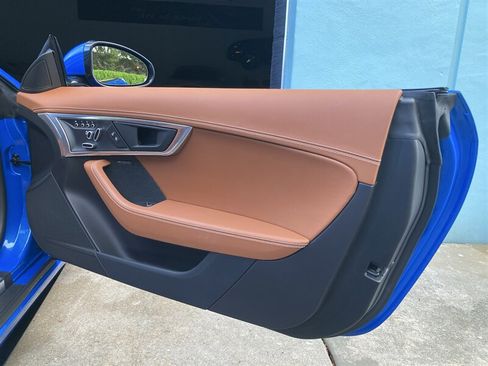 Used 2019 Jaguar F-TYPE R AWD/4WD image 31