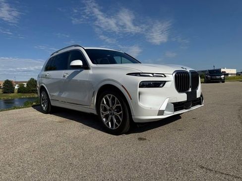 Used 2024 BMW X7 xDrive40i AWD/4WD image 8